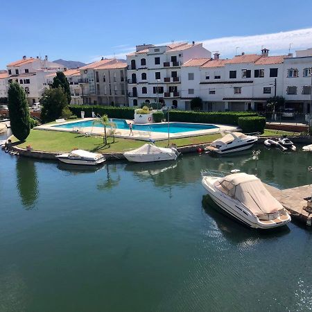 Port Sotavent 2C - Apartamento En La Marina De Empuriabrava - Piscina Comunitaria, - Parking - Vistas Al Canal - Cerca Centro Y Playa Zewnętrze zdjęcie