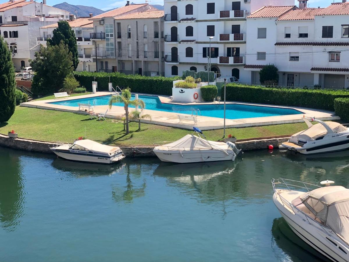 Port Sotavent 2C - Apartamento En La Marina De Empuriabrava - Piscina Comunitaria, - Parking - Vistas Al Canal - Cerca Centro Y Playa Zewnętrze zdjęcie
