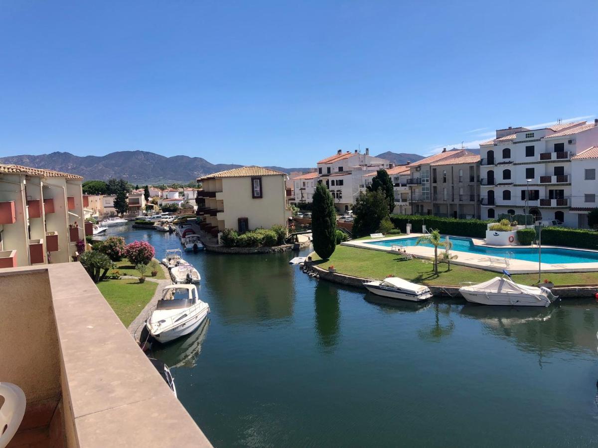 Port Sotavent 2C - Apartamento En La Marina De Empuriabrava - Piscina Comunitaria, - Parking - Vistas Al Canal - Cerca Centro Y Playa Zewnętrze zdjęcie